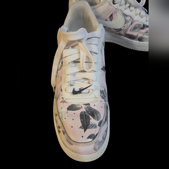 Nike Air Force 1 Floral sneaker - Picture 2 of 2